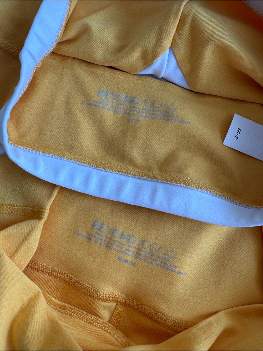 Beyond Yoga Yellow Set - Picture 3 of 3